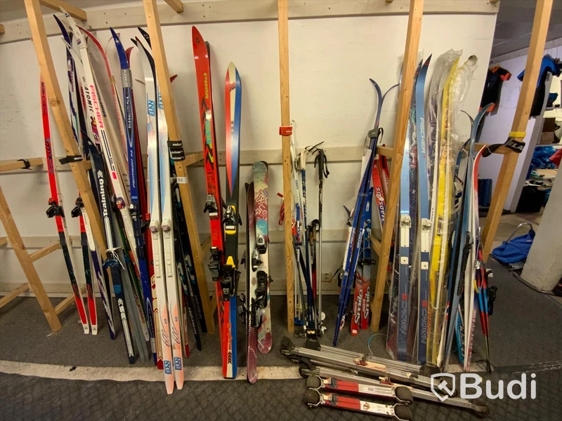 Diverse Skidor, rullskidor & stavar